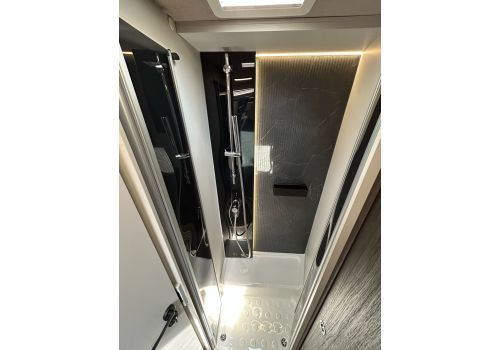 Low Profile Motorhome MOBILVETTA KEA P 86 en Catalog