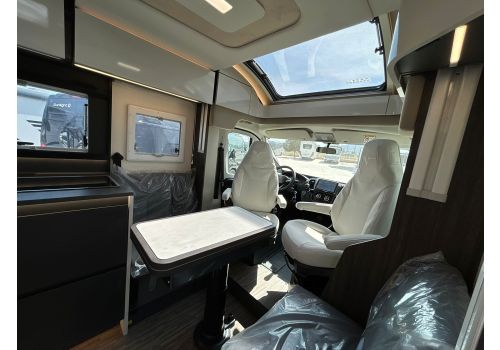 Low Profile Motorhome MOBILVETTA KEA Kompakt 68 en Sale Occasion