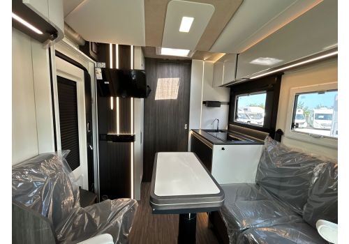 Low Profile Motorhome MOBILVETTA KEA Kompakt 68 en Sale Occasion