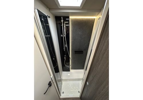 Integral Motorhome MOBILVETTA KEA I 90 en Catalog