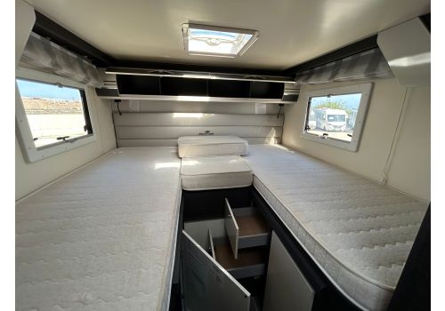 Low Profile Motorhome ROLLER TEAM Kronos 284 TL en Sale Occasion