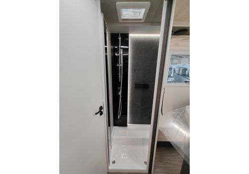 Low Profile Motorhome MOBILVETTA Kea P90 en Sale Occasion