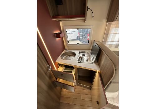 Low Profile Motorhome ROLLER TEAM Kronos 284 TL en Catalog