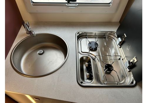Low Profile Motorhome ROLLER TEAM Kronos 284 TL en Catalog
