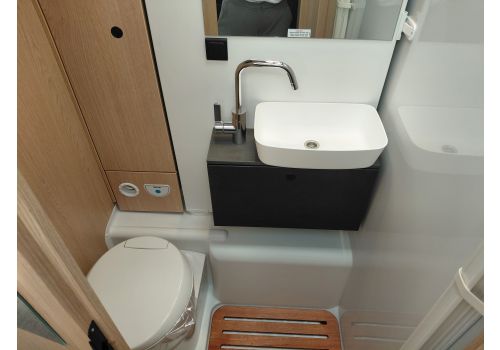 Low Profile Motorhome SUNLIGHT T66S Adventure Edition en Catalog
