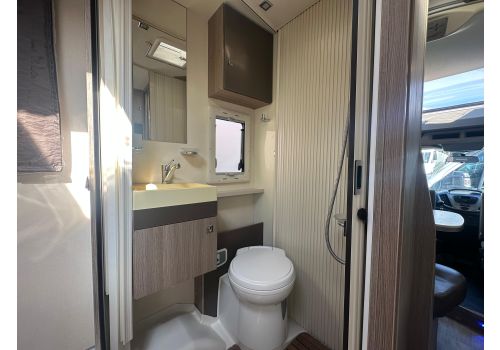Low Profile Motorhome CHAUSSON 638 EB en Sale Occasion