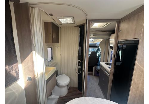 Low Profile Motorhome CHAUSSON 638 EB en Sale Occasion