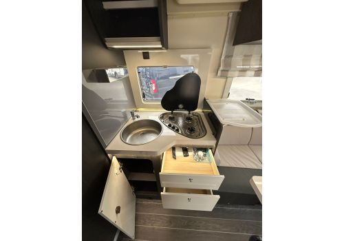 Low Profile Motorhome ROLLER TEAM Kronos 266 TL en Sale Occasion