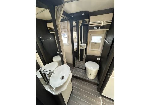 Low Profile Motorhome ROLLER TEAM Kronos 266 TL en Sale Occasion
