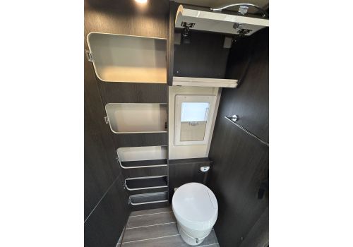 Low Profile Motorhome ROLLER TEAM Kronos 266 TL en Sale Occasion