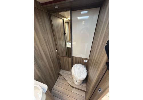 Low Profile Motorhome ROLLER TEAM Kronos 266TL en Sale Occasion