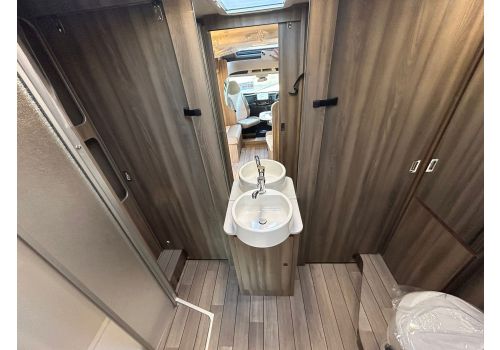 Low Profile Motorhome ROLLER TEAM Kronos 266TL en Sale Occasion