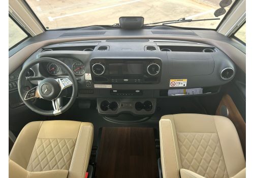 Integral Motorhome CARTHAGO E Line I 64 XL QB en Catalog