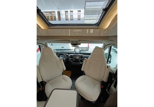 Low Profile Motorhome MOBILVETTA KEA Kompakt 68 en Sale Occasion