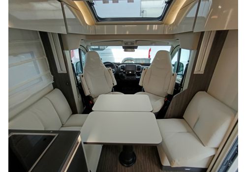 Low Profile Motorhome MOBILVETTA KEA Kompakt 68 en Sale Occasion