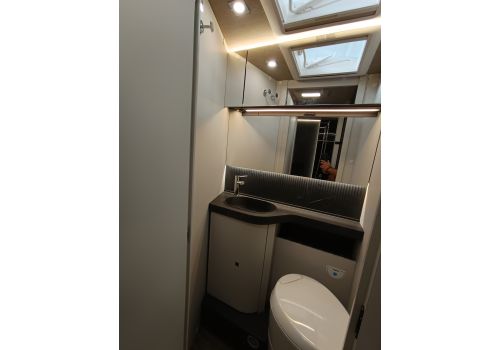 Low Profile Motorhome MOBILVETTA KEA Kompakt 68 en Sale Occasion