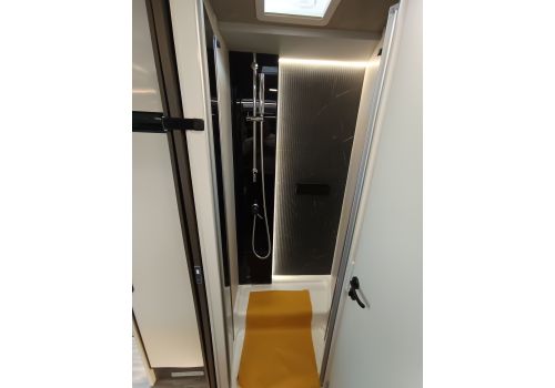 Low Profile Motorhome MOBILVETTA KEA Kompakt 68 en Sale Occasion
