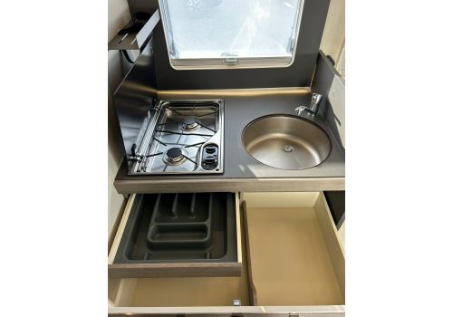 Low Profile Motorhome ROLLER TEAM Zefiro 267 TL en Catalog