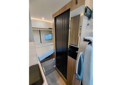 Camper Van DREAMER D43UP en Catalog