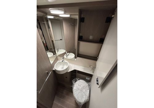 Low Profile Motorhome ROLLER TEAM Zefiro 267 TL en Sale Occasion
