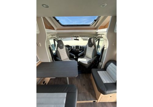 Low Profile Motorhome SUNLIGHT T66S en Sale Occasion