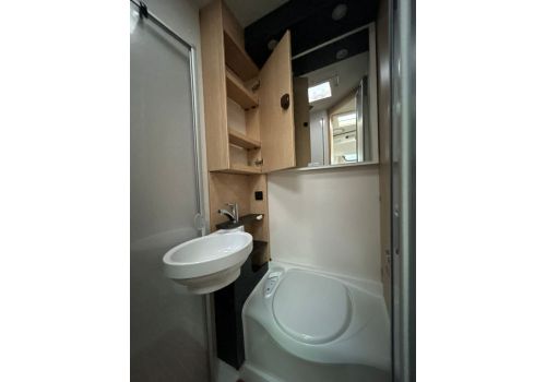 Low Profile Motorhome SUNLIGHT T58 Adventure Edition en Sale Occasion