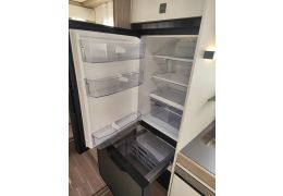 Low Profile Motorhome ROLLER TEAM Zefiro 285 TL in Sale Occasion