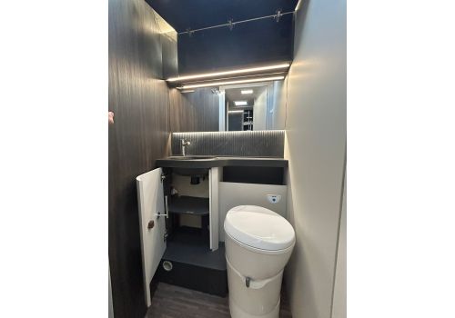 Integral Motorhome MOBILVETTA KEA I 86 en Sale Occasion