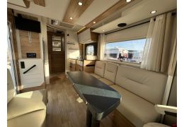 Capuchina Motorhome PILOTE P696D en Sale Occasion