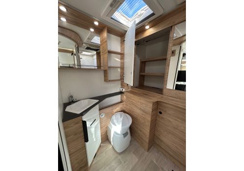 Low Profile Motorhome PILOTE P696D en Sale Occasion