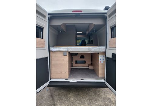 Camper Van DETHLEFFS Globetrail 600 DS en Catalog
