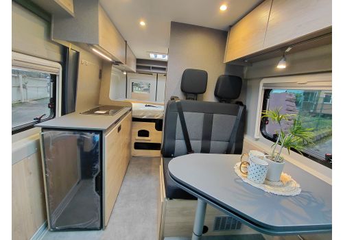 Camper Van DETHLEFFS Globetrail 600 DS en Catalog