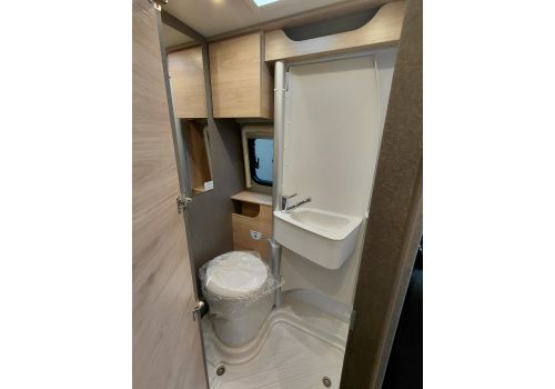 Camper Van DETHLEFFS Globetrail 600 DS en Catalog