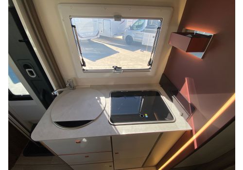 Low Profile Motorhome ROLLER TEAM Kronos 281 TL FIT en Rent