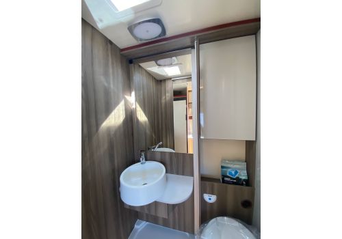 Low Profile Motorhome ROLLER TEAM Kronos 281 TL FIT en Rent