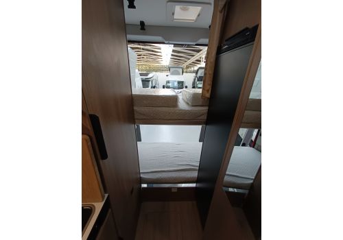 Camper Van DREAMER Family Van Select en Catalog