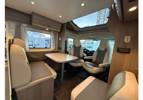 Low Profile Motorhome CARADO T 447 en Sale Occasion
