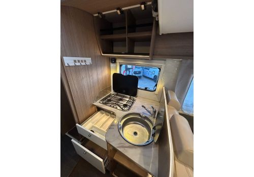 Low Profile Motorhome CARADO T 447 en Sale Occasion