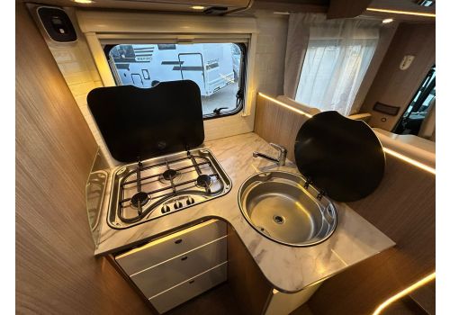 Low Profile Motorhome CARADO T 447 en Sale Occasion