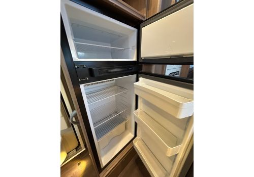 Low Profile Motorhome CARADO T 447 en Sale Occasion