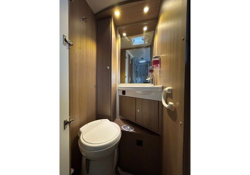 Low Profile Motorhome CARADO T 447 en Sale Occasion