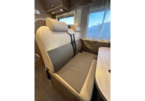 Low Profile Motorhome CARADO T 447 en Sale Occasion