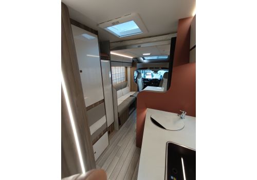 Low Profile Motorhome ROLLER TEAM Kronos 274TL SELEKT en Catalog