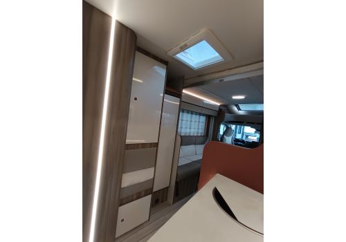 Low Profile Motorhome ROLLER TEAM Kronos 274TL SELEKT en Catalog
