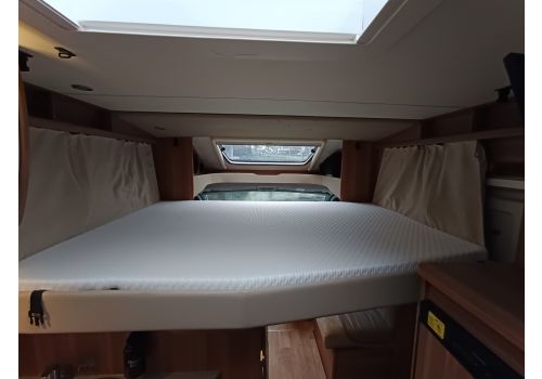 Low Profile Motorhome WEINSBERG Carasuite 700 ME en Sale Occasion