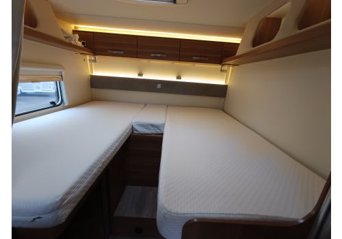 Low Profile Motorhome WEINSBERG Carasuite 700 ME en Sale Occasion