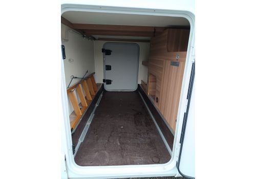 Low Profile Motorhome WEINSBERG Carasuite 700 ME en Sale Occasion