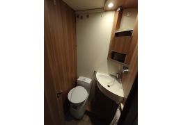 Low Profile Motorhome WEINSBERG Carasuite 700 ME in Sale Occasion