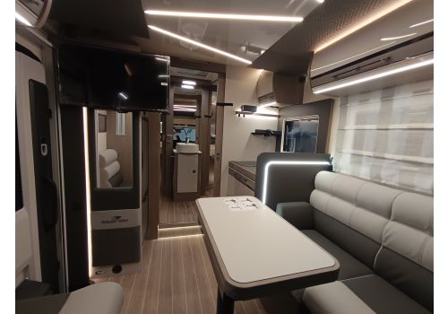 Low Profile Motorhome ROLLER TEAM Zefiro 266 TL en Sale Occasion