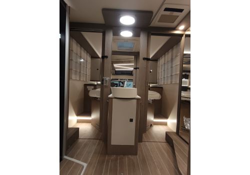 Low Profile Motorhome ROLLER TEAM Zefiro 266 TL en Sale Occasion